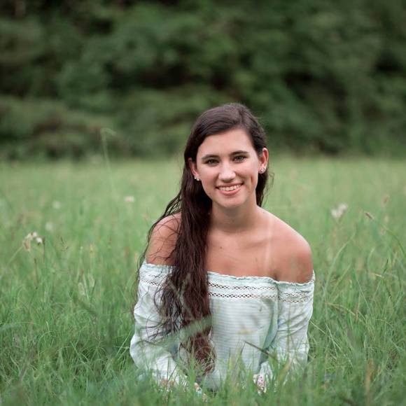 Meet your Posher, Alyssa - Picture 1 of 1